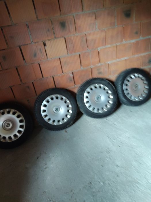Vând jenti cu anvelope de iarnă  205/55/16     Skoda Octavia  2.