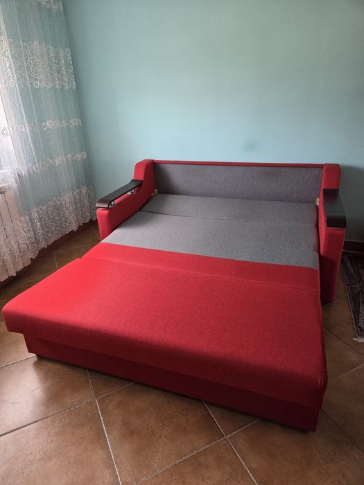Canapea extensibila foarte confortabila