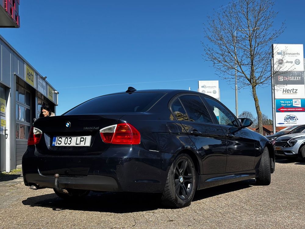 Vand Un bmw seria 3 e 90 ingrijit !
