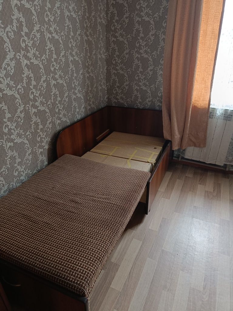 Кровать б/у продам