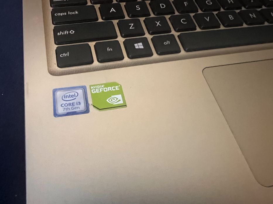 Laptop Asus VivoBook i3 gen.7 video nvidia