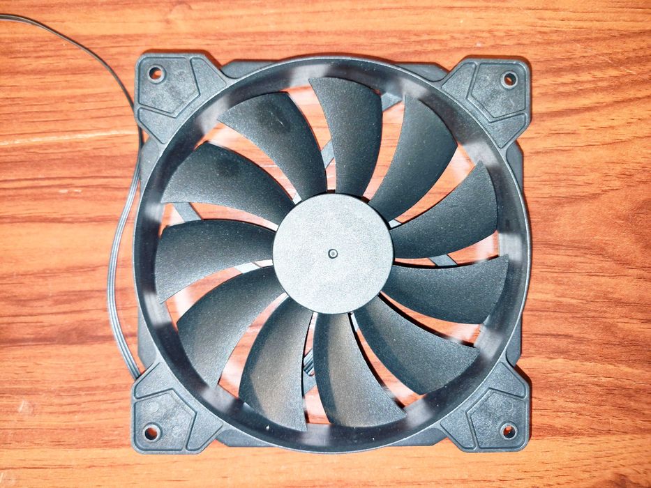 Продам оптом вентиляторы (кулер) для корпус ПК 140x140x25мм чёрный