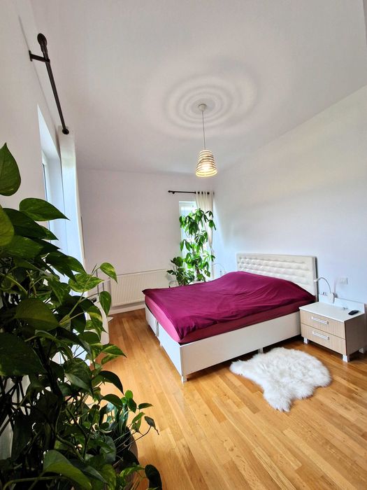 Vand penthouse 4 camere cu loc de parcare si boxa, incluse