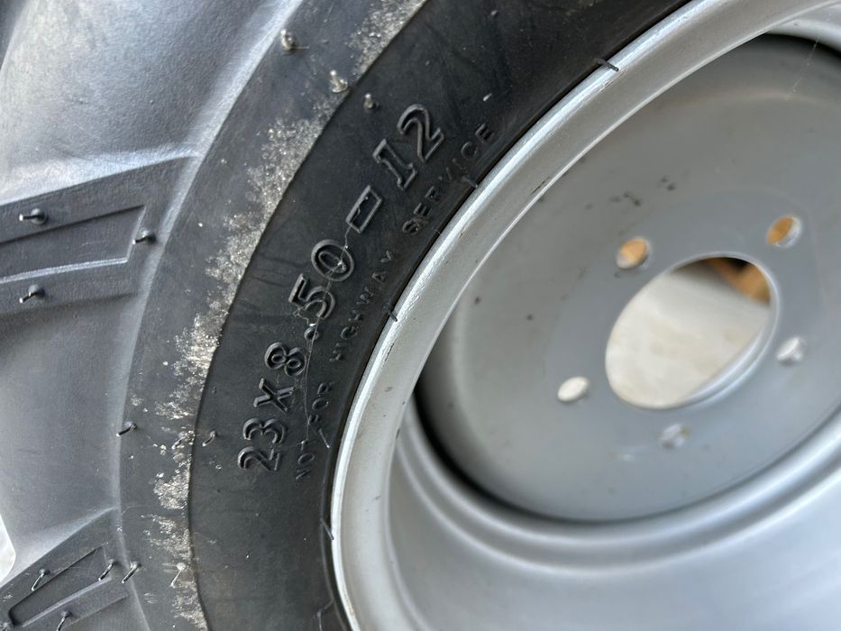 Roata 280/70R18 și 23x8.50-12 roti