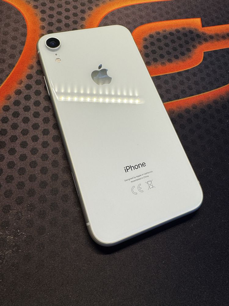 Iphone Xr 64gb..