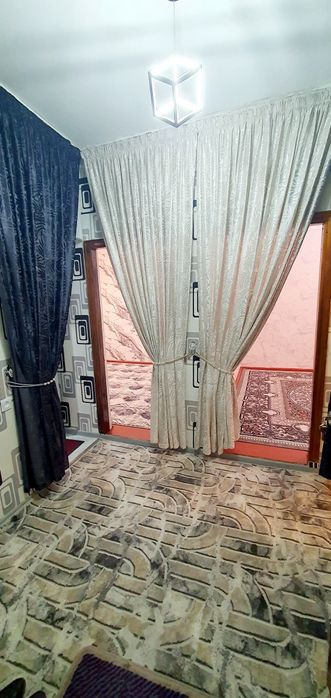 Бекобод шахар, 14 даха, 42 домда ғиштли 2-хонали уй сотилади.