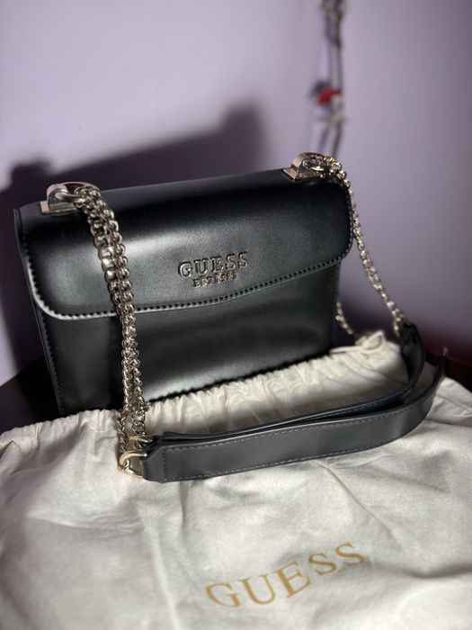 Черна чанта guess