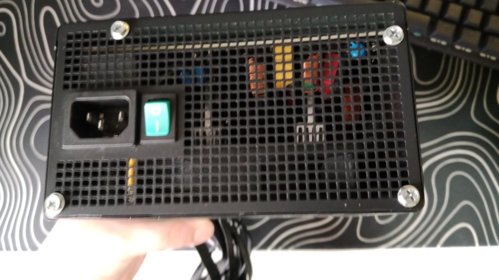 Продам блок питания deepcool pf550