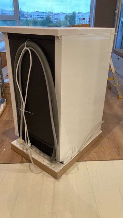 Продавам съдомиялна