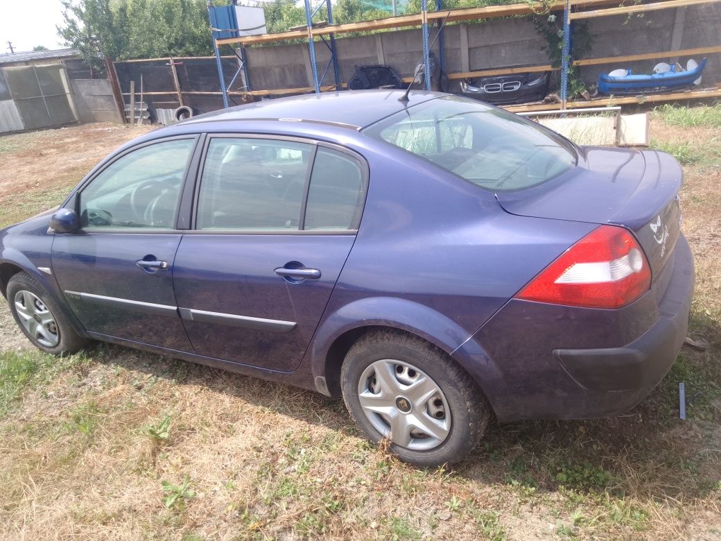 Dezmembrez Renault Megane Berlină  2 1.6 16V