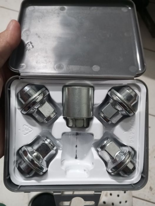 Секретки TAYOTA Оригинал