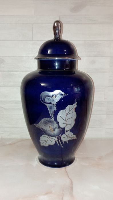 urna din portelan cobalt