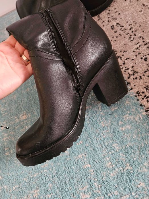 Cizme cu toc ,Deichmann