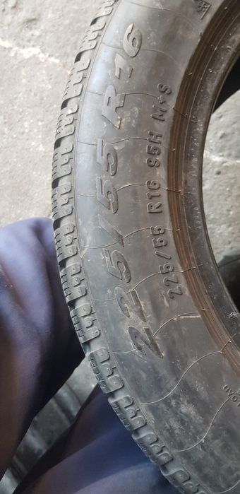 Зимни гуми-16цола-225/55-1бр.-60лв."PIRELLI "