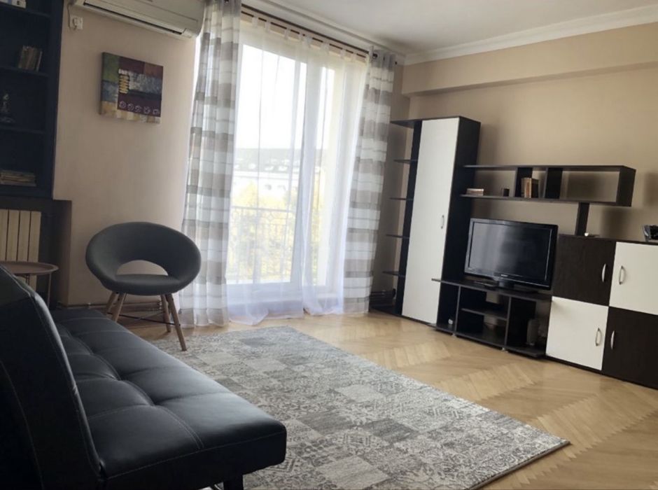 Ofer spre inchiriere apartament 2 camere zona centrala