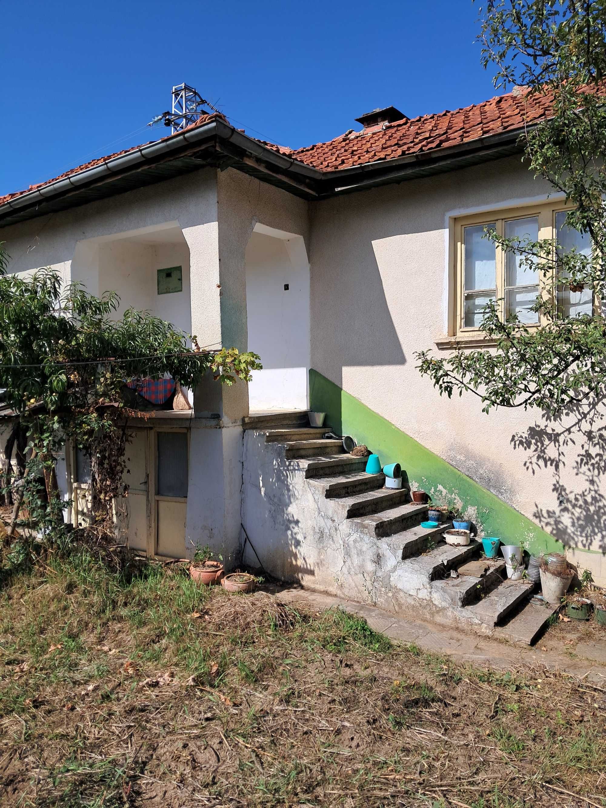 Къща в Село Малиново на 18км от гр.Севлиево