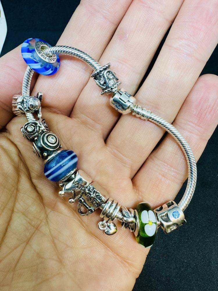 Оригинална Pandora гривна с чармове – 48 гр, 19 см – 299 лв