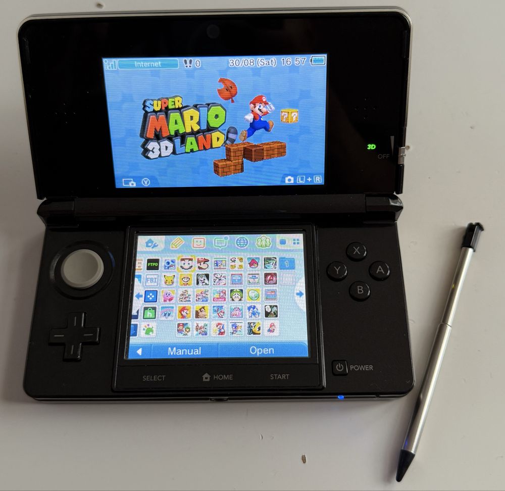 Конзола Nintendo 3DS (Нинтендо 3DS) с много игри