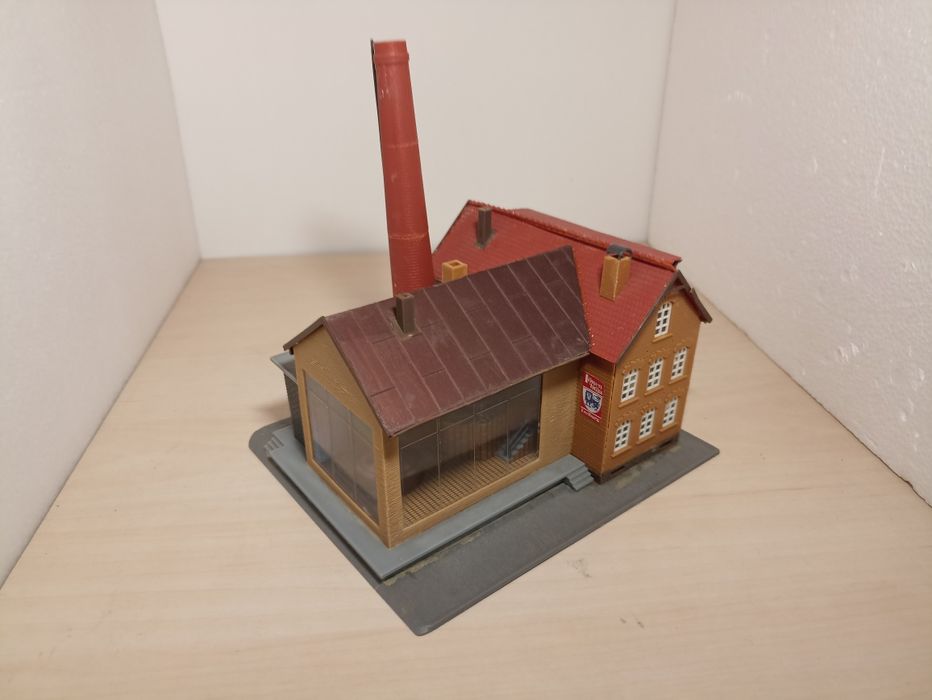 Diorama macheta Faller 130960 fabrica de bere 1:87 trenulet electric