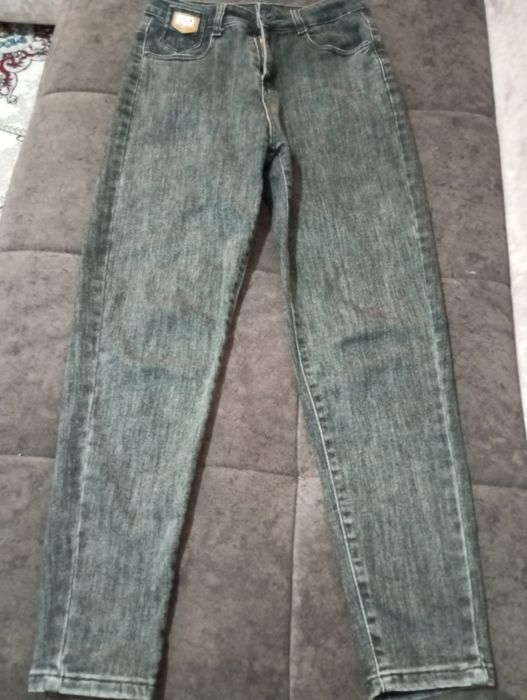 Джинсы женские в отличном состоянии фирменные