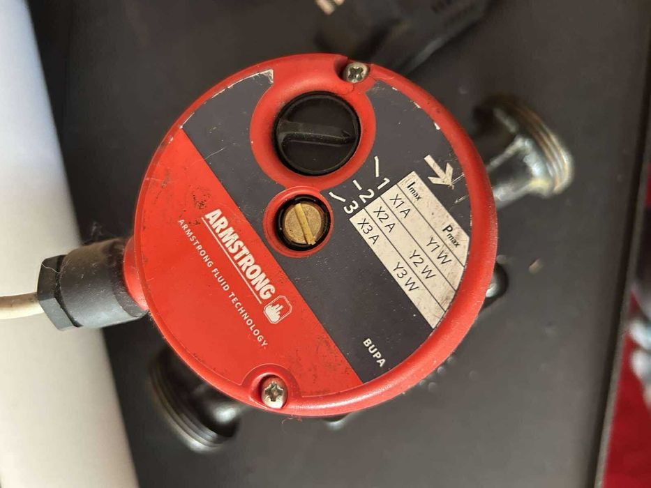 Продава се камина на твърдо гориво