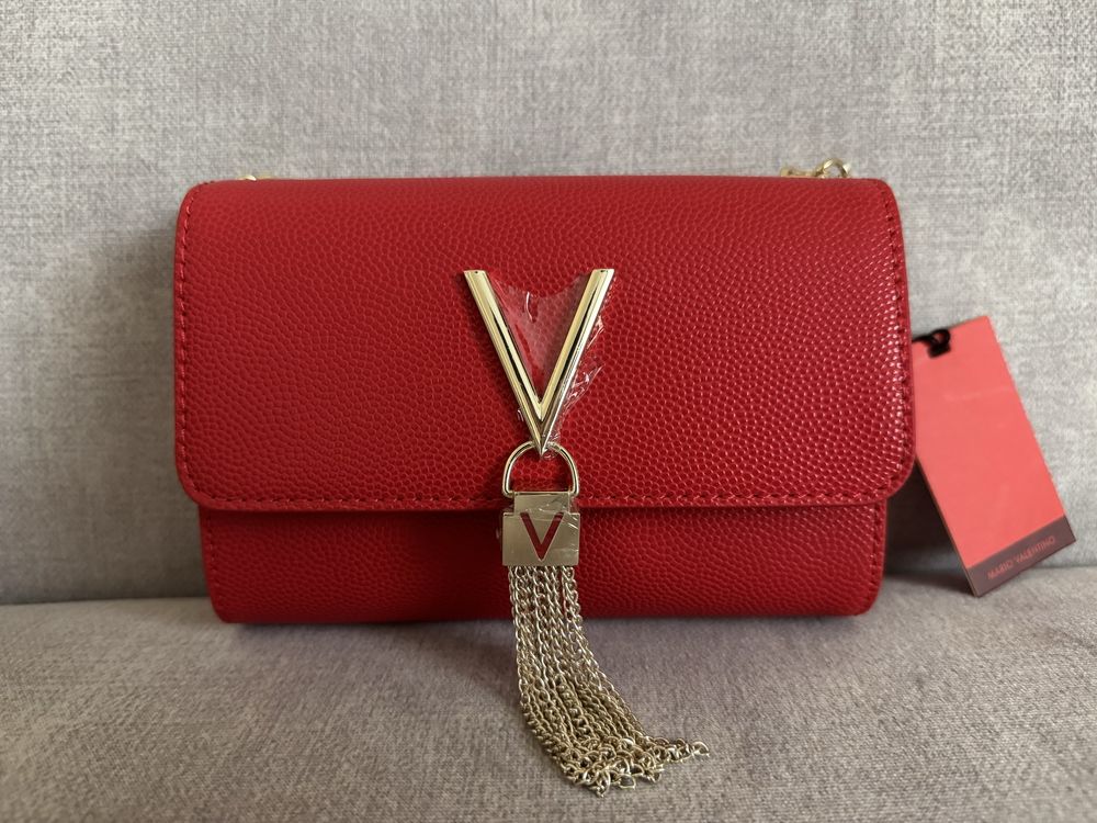 Нова чанта Valentino