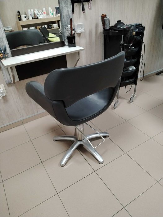 Фризьорски стол, в добро общо състояние