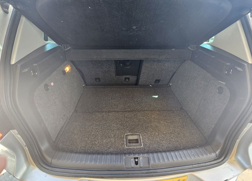 Rezerva+cutie tiguan R18 slim+cric si cheie 1000 lei