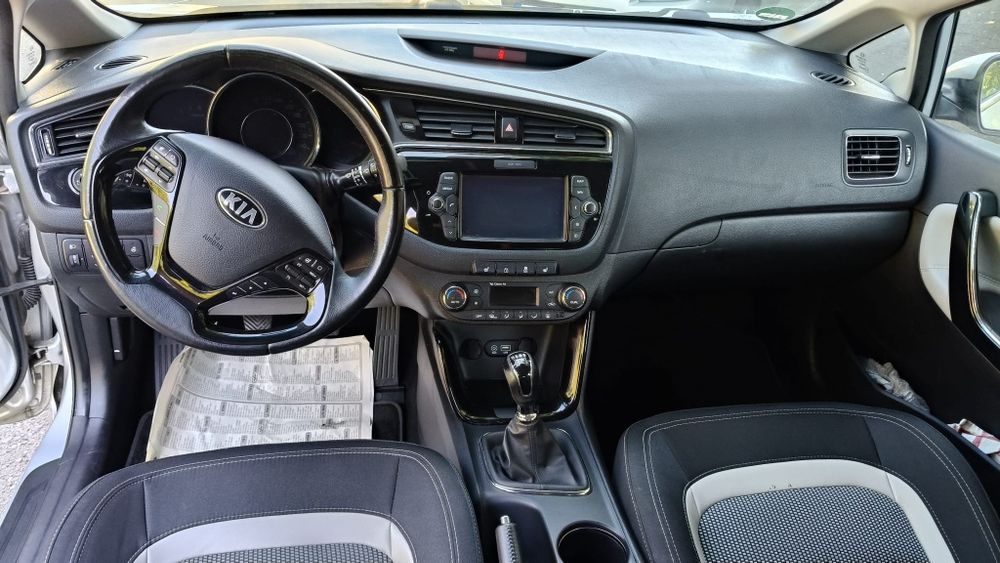 Kia Ceed euro 6 diesel dotări maxime.