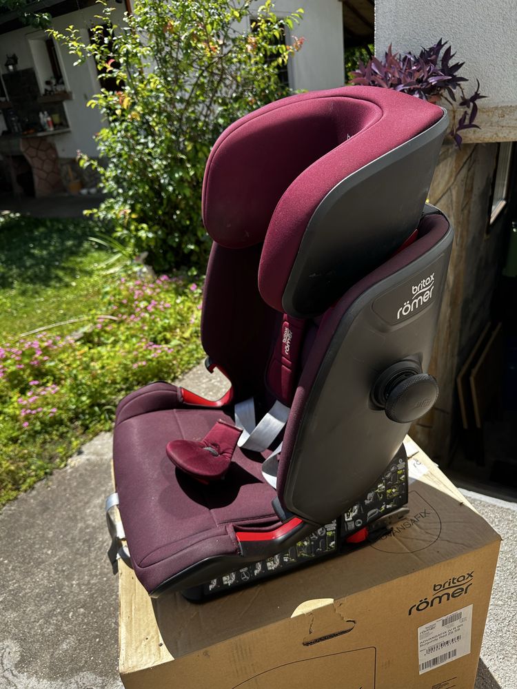 Britax Romer Advansafix IV R, Burgundy Red, 9-36 кг
