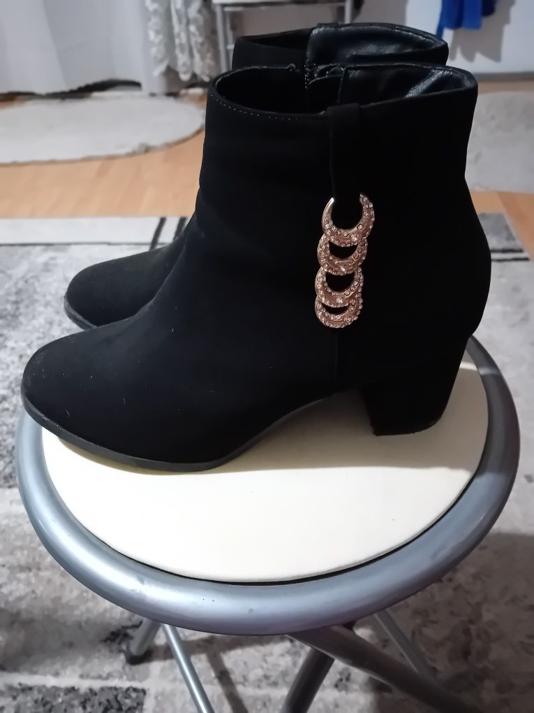Vand botine elegante