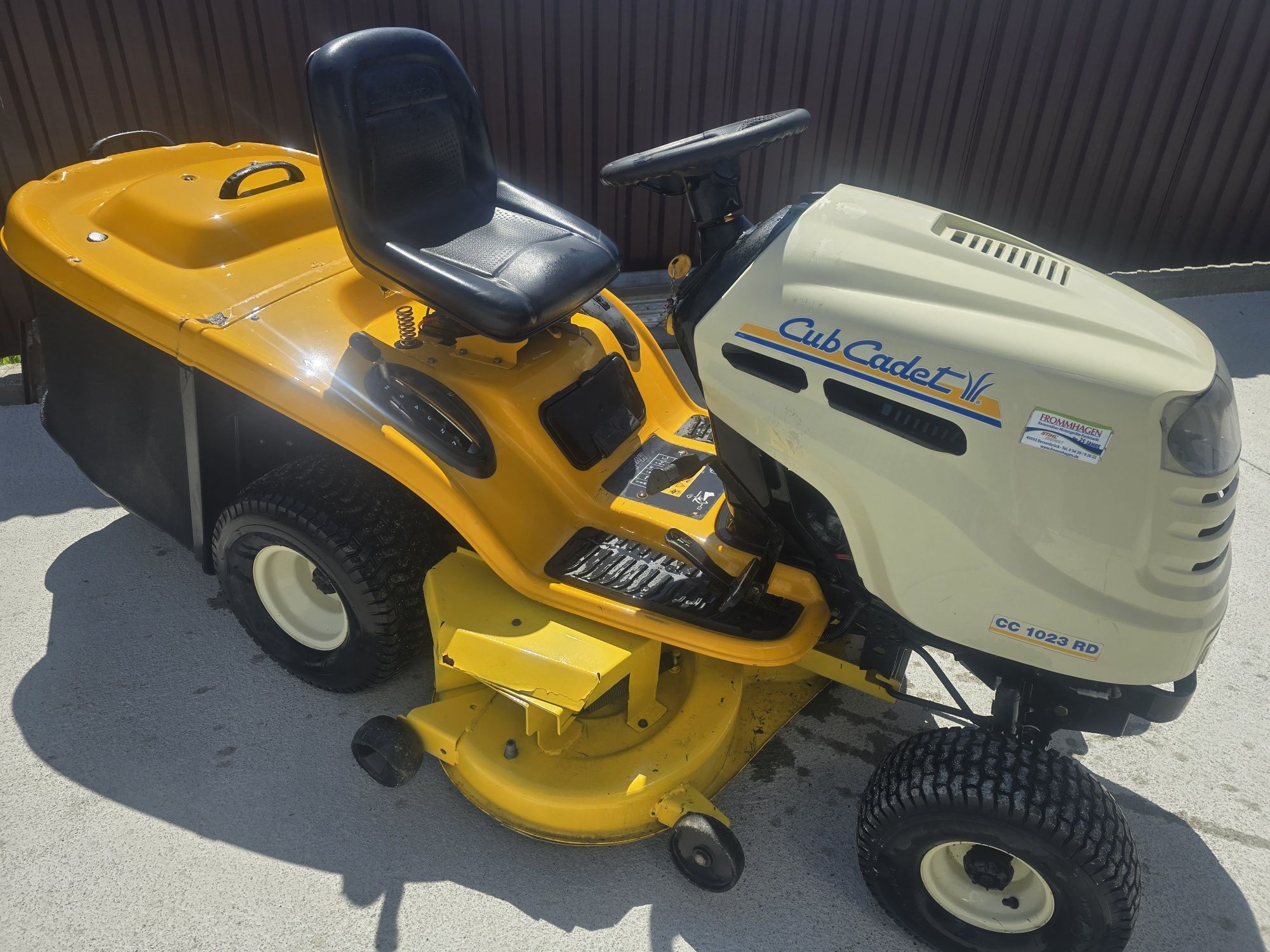 Tractoras profesional Cub Cadet 23 cp