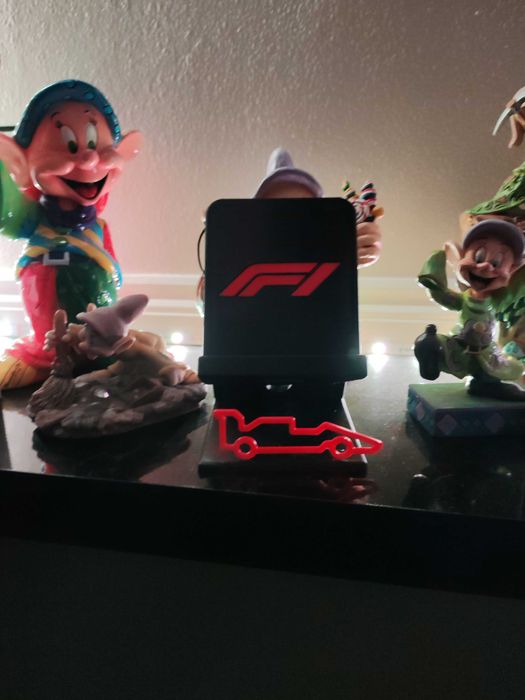 Suport telefon Formula 1 – printat 3D, personalizabil în culori