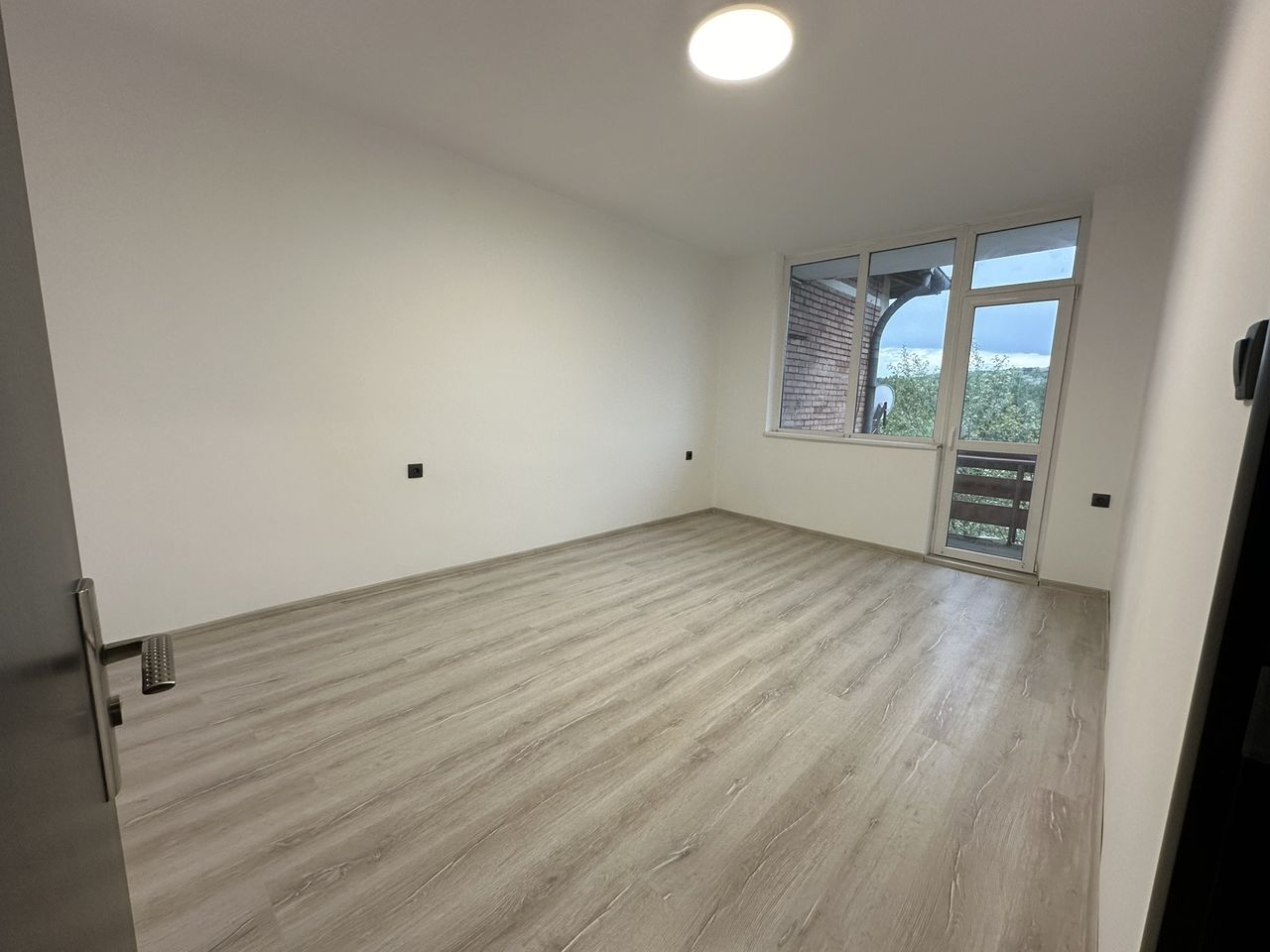 Продава се Тристаен апартамент в Велико Търново, Център - 92 кв.м за 787 €/кв.м - Снимка #14