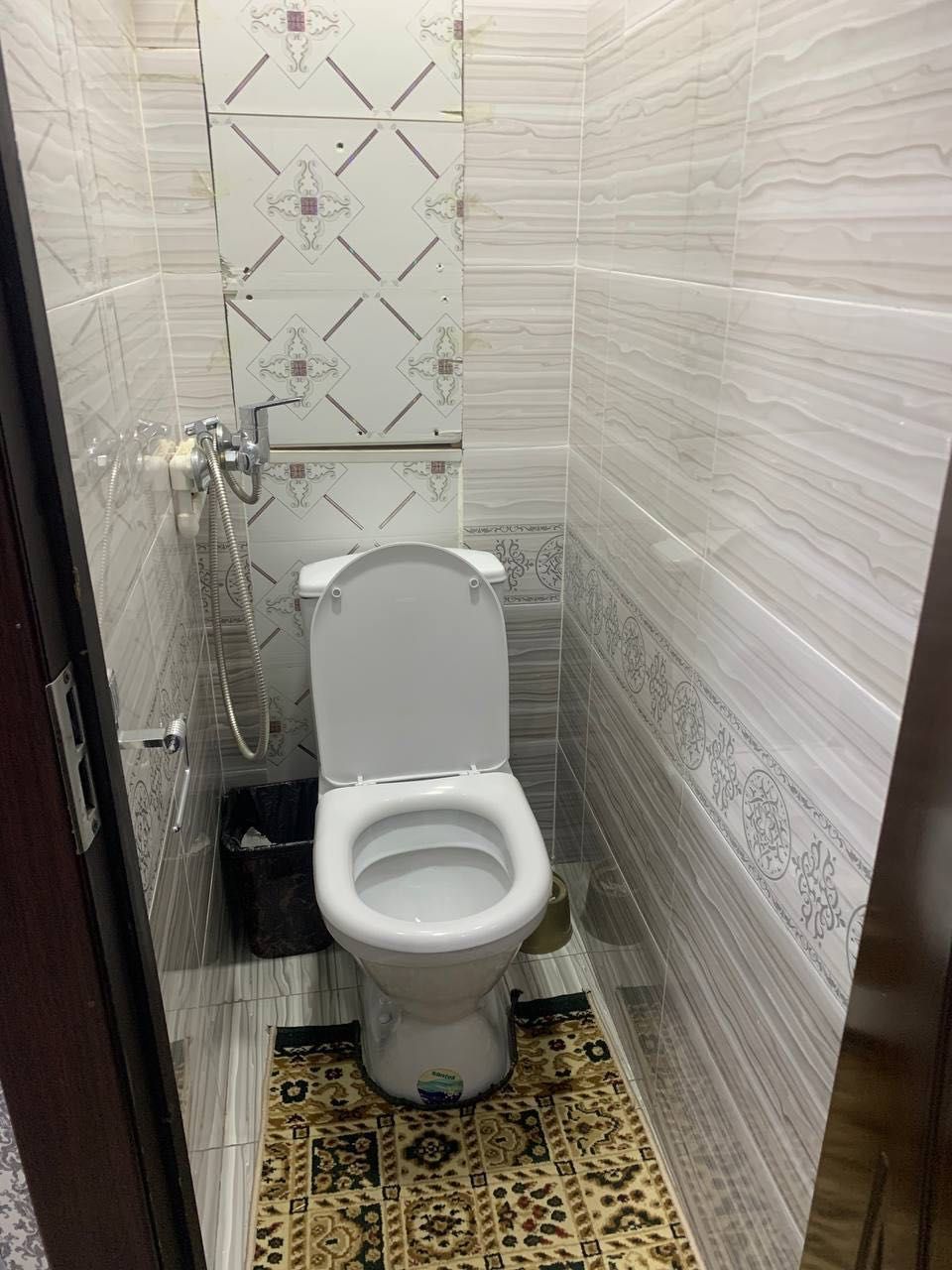 Olmazor metroga 3mlik yo’l 4 ta qiz kerak 800mingdan hama waroit bor.