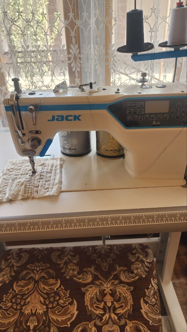 Jack tikuv mashinasi