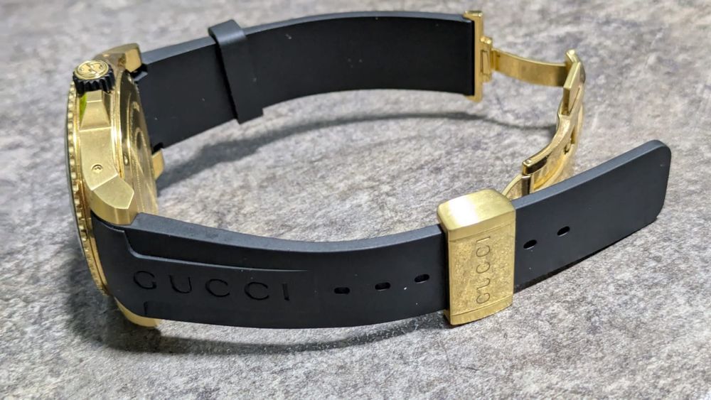 Vand ceas Gucci Dive