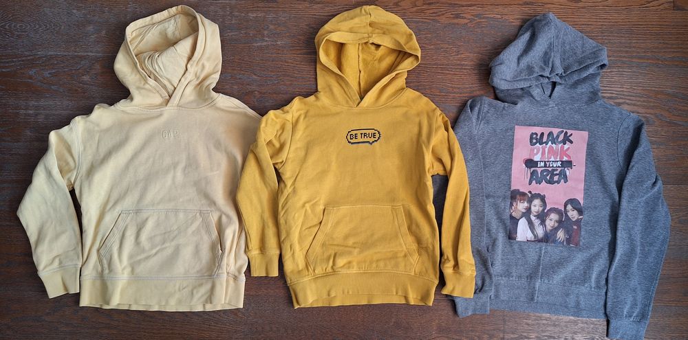 Лот суитчераи за момиче 9-10 години всичко за 25лв общо