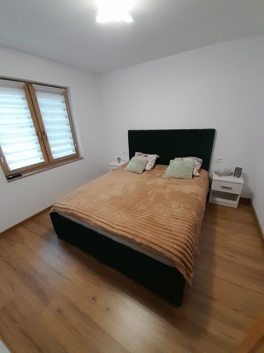 Inchiriez casa de vacanta