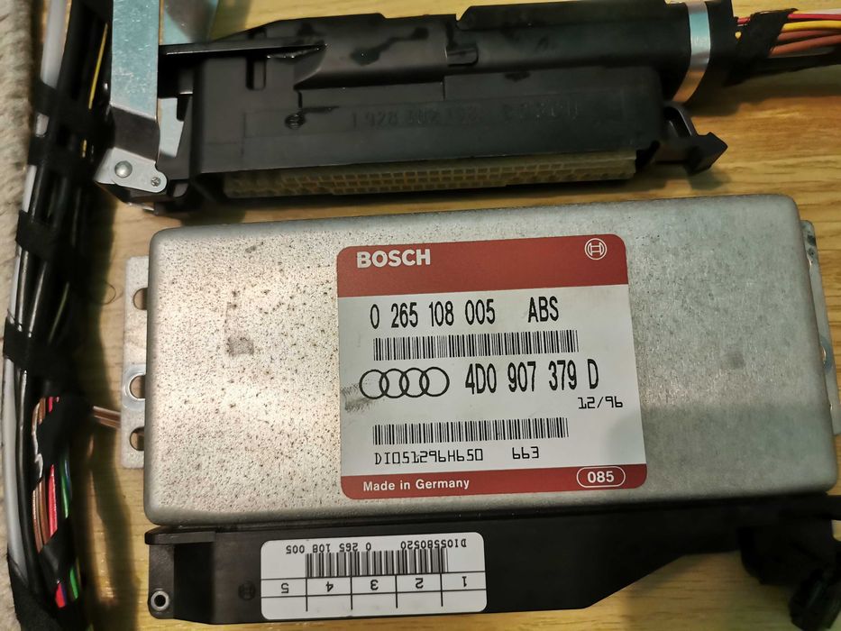 Calculator ABS (Modul ABS) Audi A4 (B5) motor ADP,an'96 stare PERFECTĂ