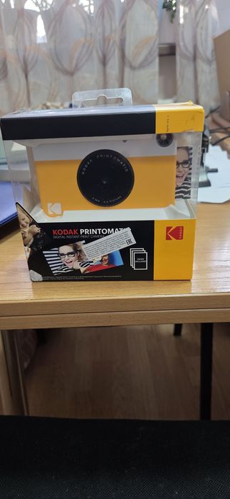 Продам Фотокамеру с моментальной печать Kodak