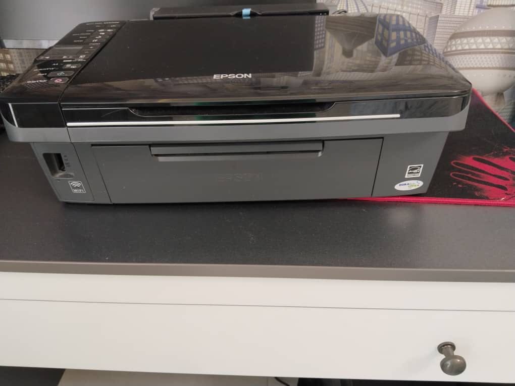 Продам принтер Epson SX420W без катрижей