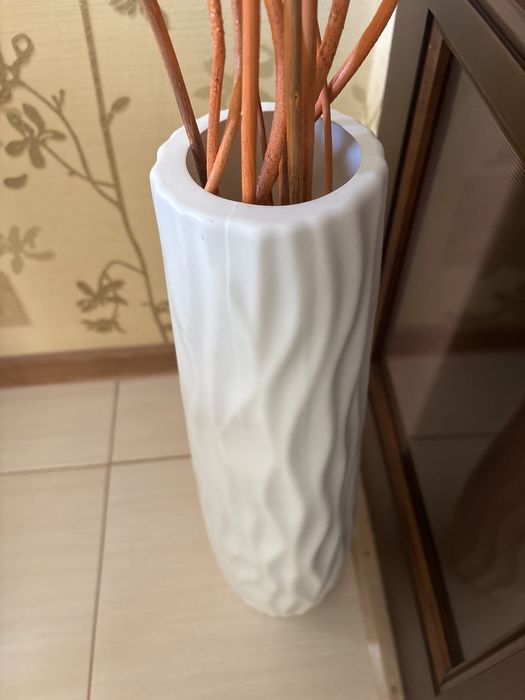 Ваза с декором для интерьера помещения