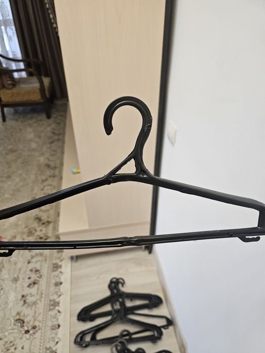 Набор  вешалок в количестве