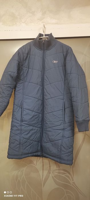 Reducere fulger! Geacă lungă Reebok, groasă, mărime 40