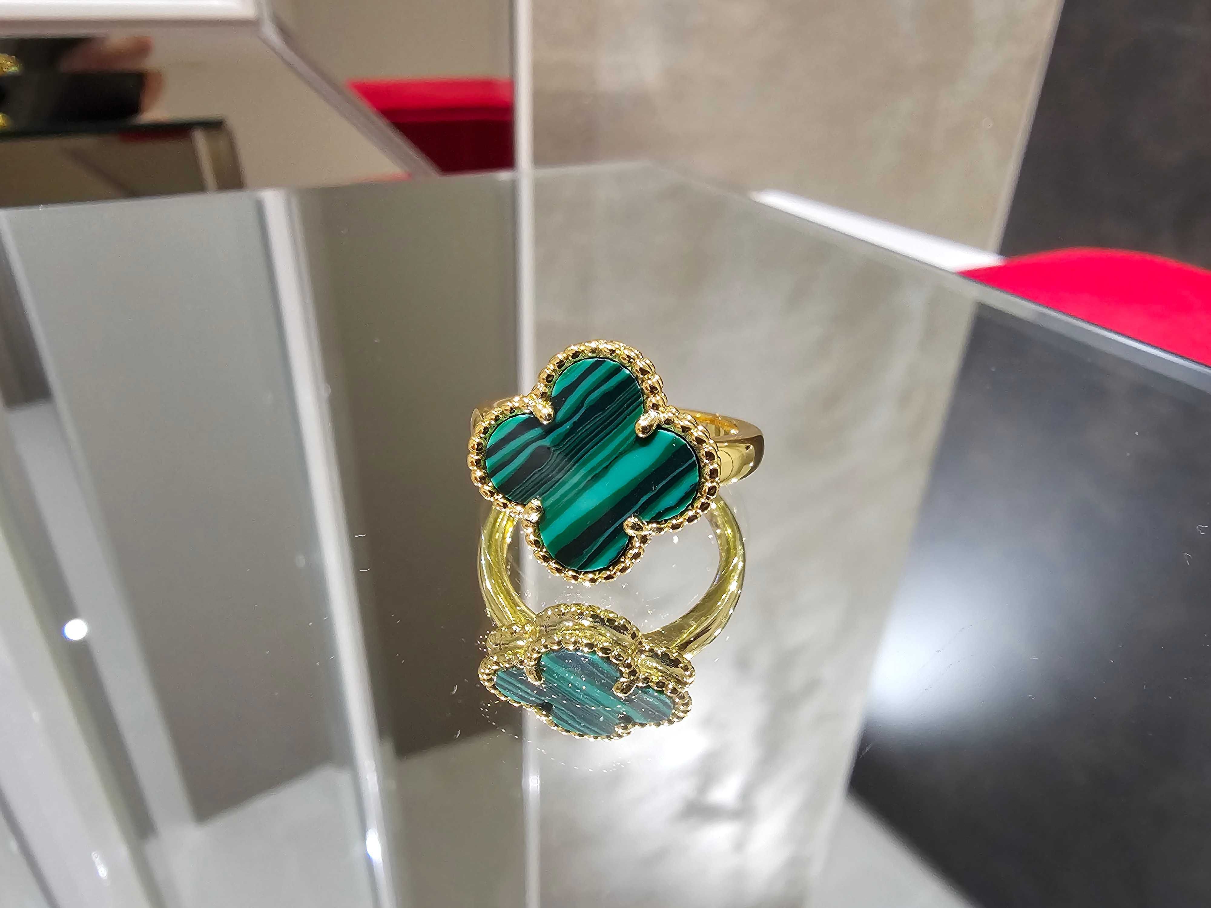 Van Cleef & Arpels VCA Gold Green Malachite Alhambra Дамски Пръстен