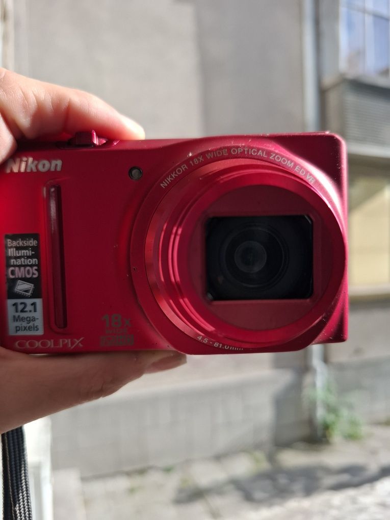 Компактен дигитален фотоапарат NIKON COOLPIX S9100