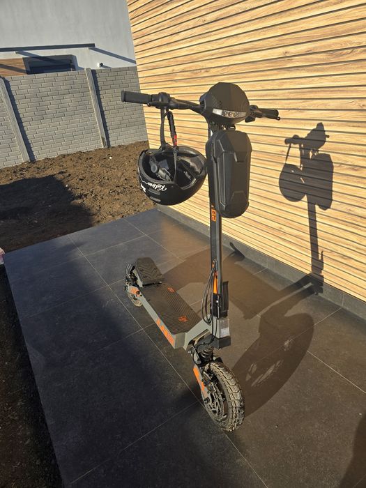 Kukirin g2 STARE IMPECABILA cu geanta si cască