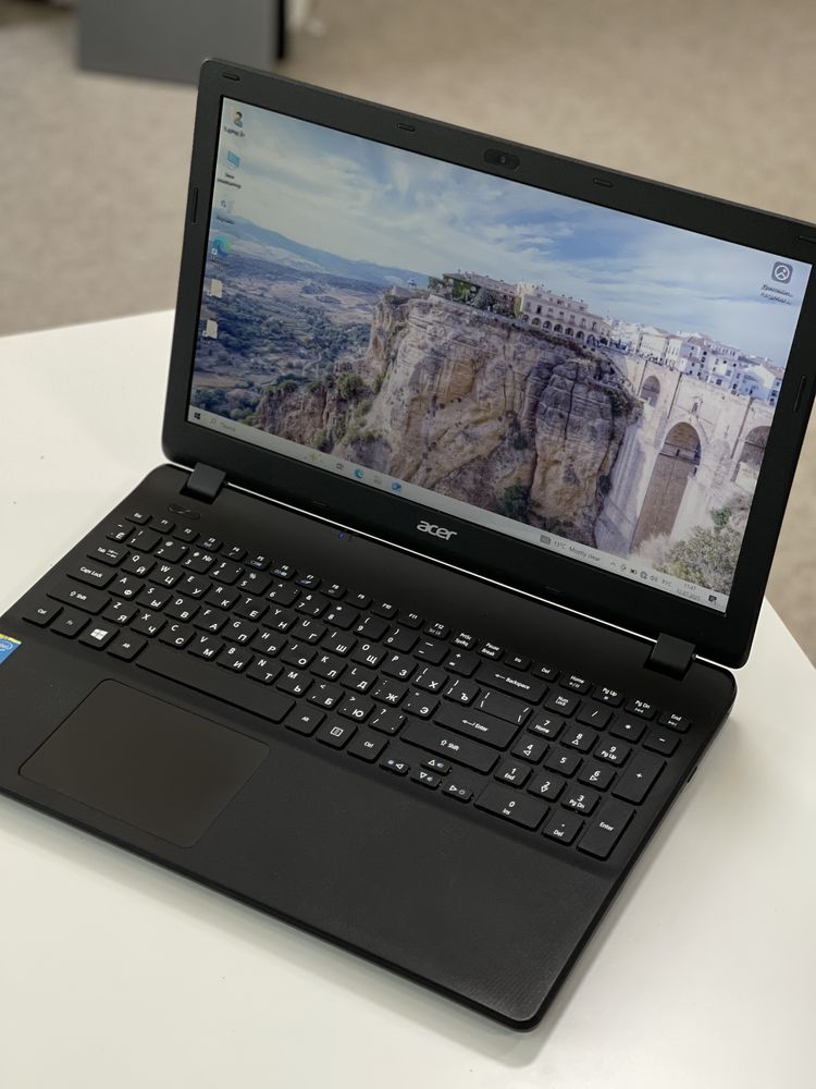 Продается ноутбук Acer Aspire ES1
