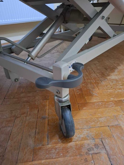 Електрическо болнично легло